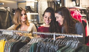 Understanding Buyer Behavior in the Decoration Market