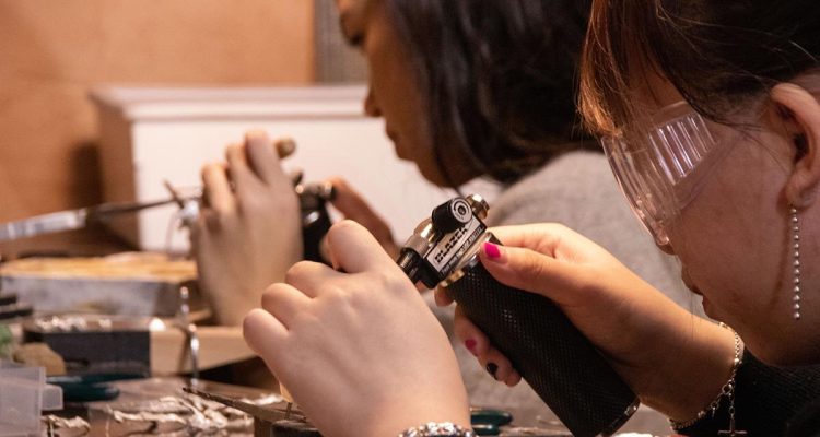 Trends in Personalized Gold and Silver Jewelry Are Shaping the Future