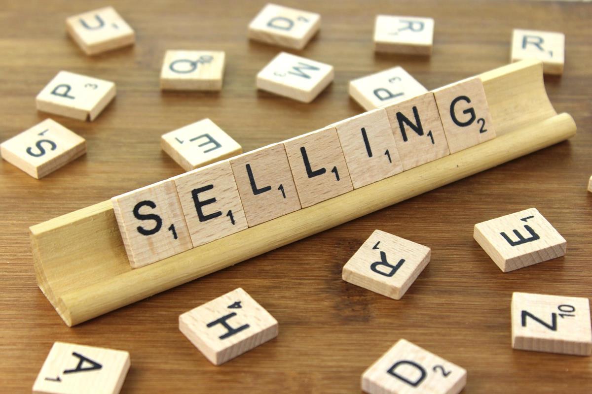 Selling - Free of Charge Creative Commons Wooden Tile image Selling Interior Decorations on Marketplaces: Tips for Beginners