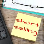 Selling Educational Courses in a Crowded Online Space